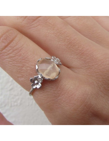 MRIO Classic Adjustable Ring Silver Beige Stone and Flowers